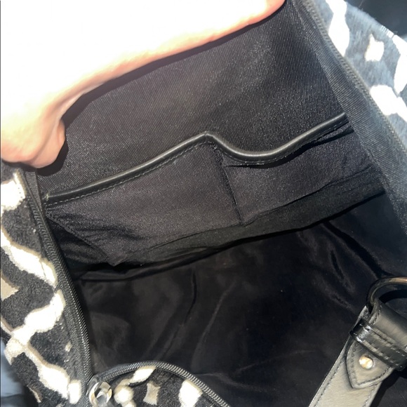 One BAD A** Black and White Patterned Carpet Bag!!! EUC - Picture 6 of 7